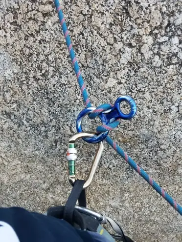 How to Rappel with a Figure 8 – Scoutorama